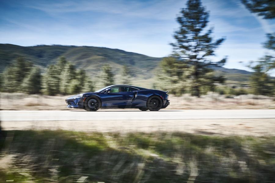 McLaren GT 2019 года  (NA) (фото 5 из 17)